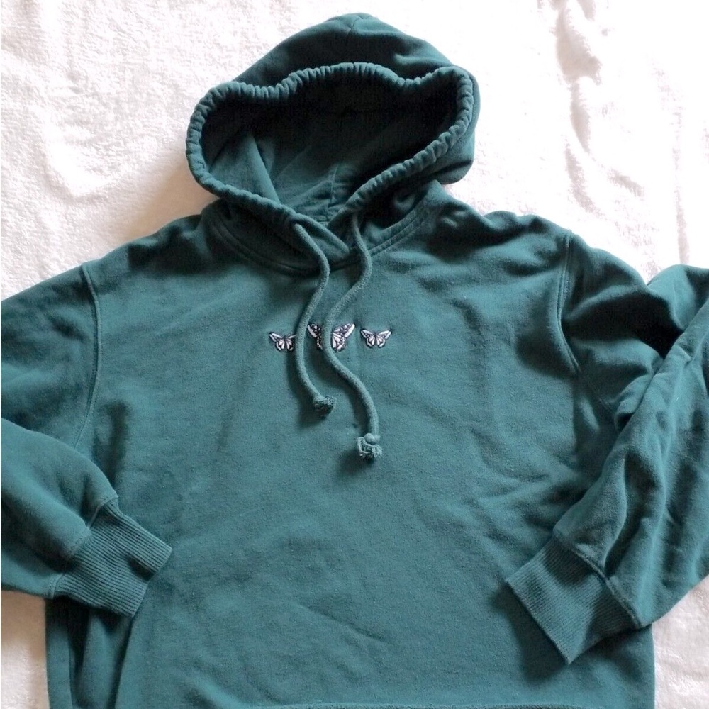 Cropped/ baggy Hollister hoodie